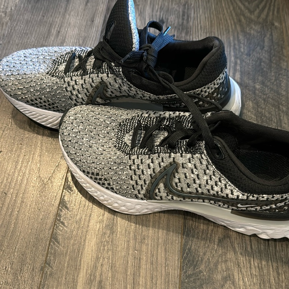 Nike women’s 9 react infinity 3
